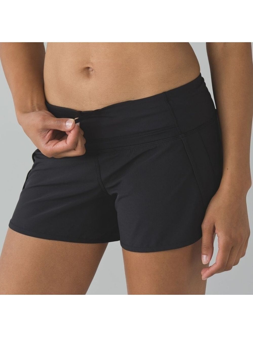 Lululemon Run Times Short *4-way Stretch Black size 4 in VGUC